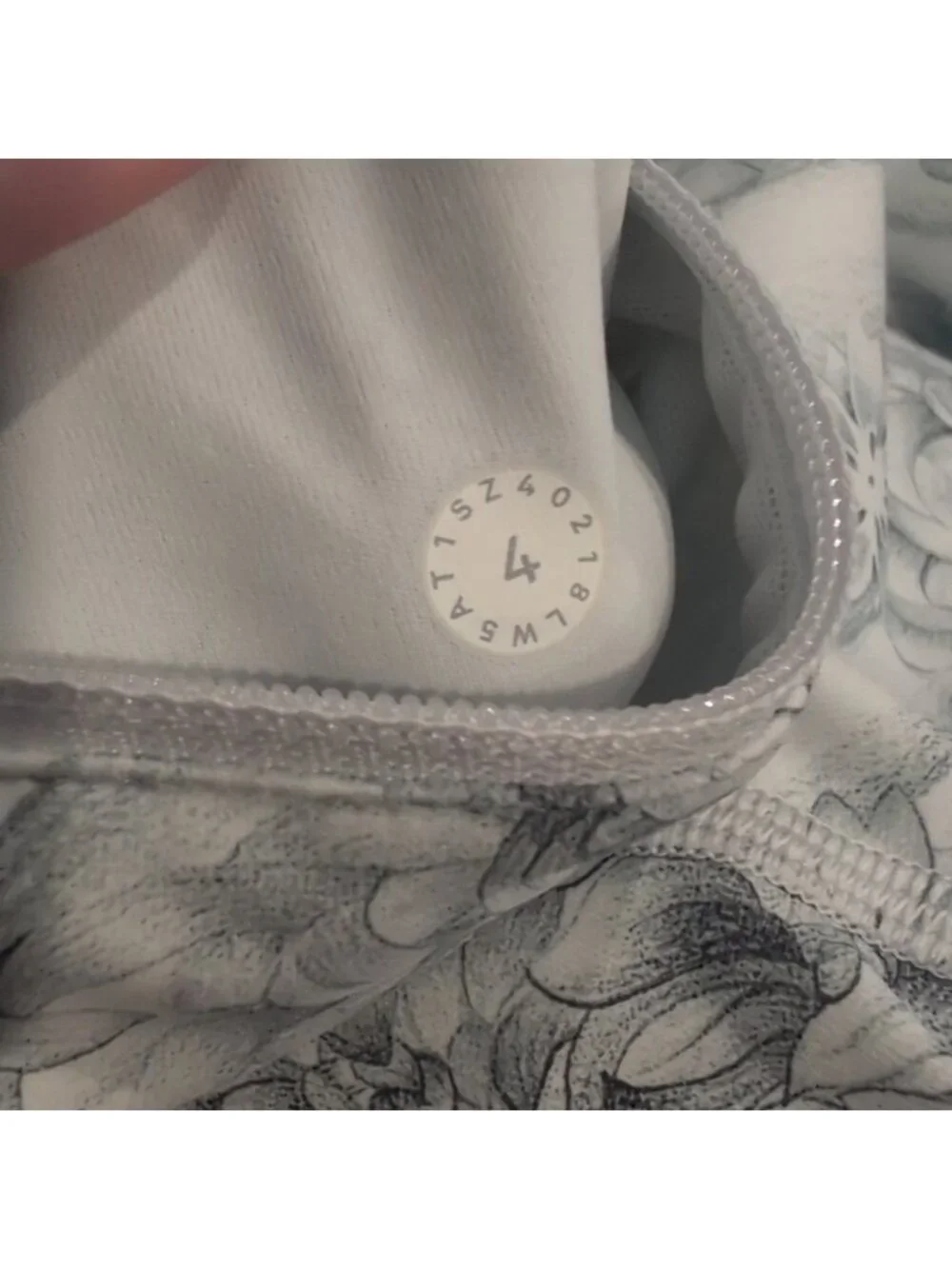 Lululemon Speed Up Tight *Full-On Luxtreme 28